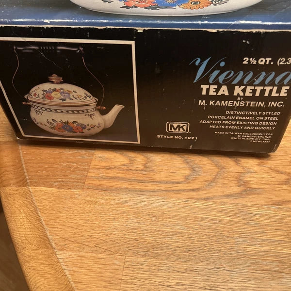 2 1/2 Qt (2.3L) Vienna Floral Enamel Tea Kettle By M. Kamenstein Inc NOS 1980