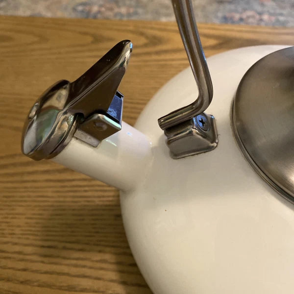 Chantal Tea Kettle White Enamel On Steel 1.7 Qt