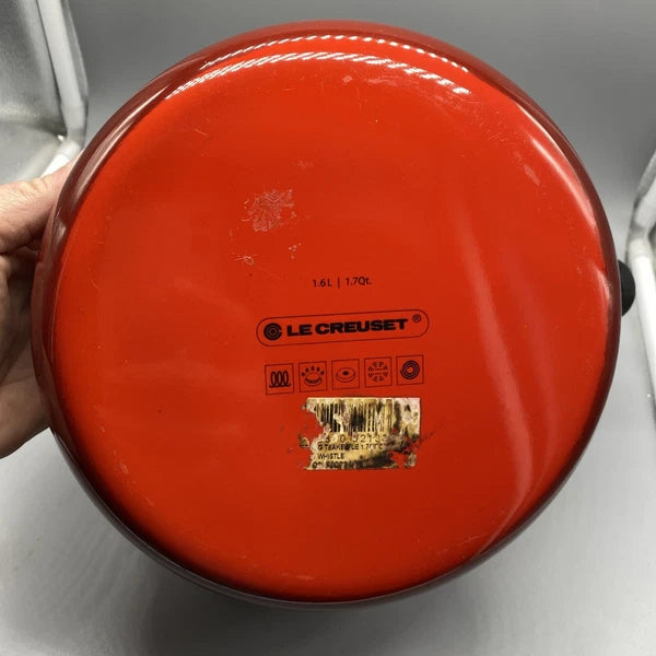 Le Creuset Classic Red Ombré Enamel Whistling Tea Kettle Pot 1.6 L / 1.7 Qt