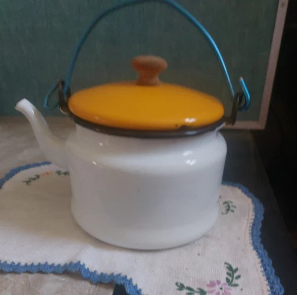 Vtg enamel ware tea kettle pitcher farmhouse chic yellow and white