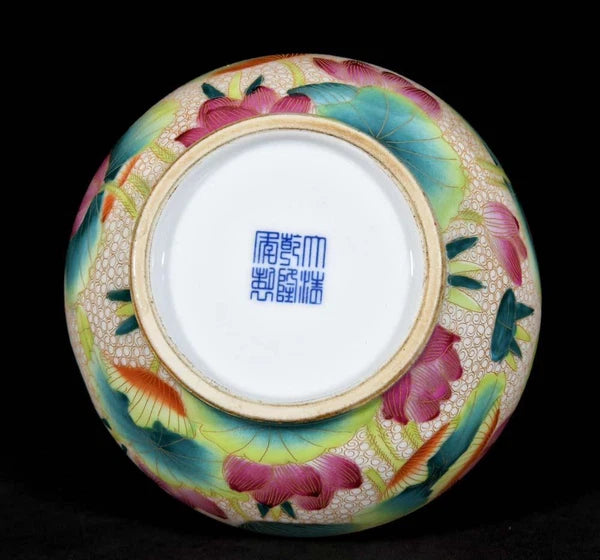 Qianlong Signed Old Chinese Colour Enamel Vase W/fish N3673