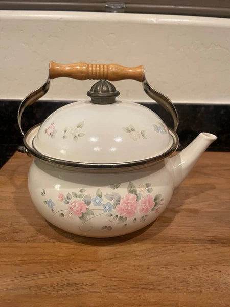 Pfaltzgraff Tea Rose Enamelware Kettle w/Lid