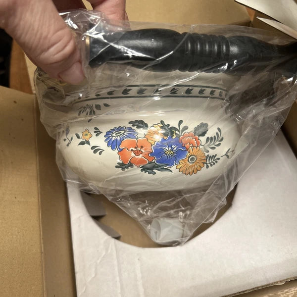 2 1/2 Qt (2.3L) Vienna Floral Enamel Tea Kettle By M. Kamenstein Inc NOS 1980