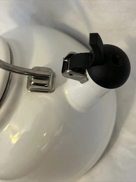 Chantal Enamel on Steel Vintage 1.7 Quart WHITE Whistling Tea Pot Kettle Preowne