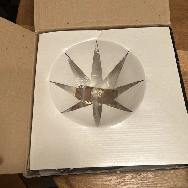 2 1/2 Qt (2.3L) Vienna Floral Enamel Tea Kettle By M. Kamenstein Inc NOS 1980